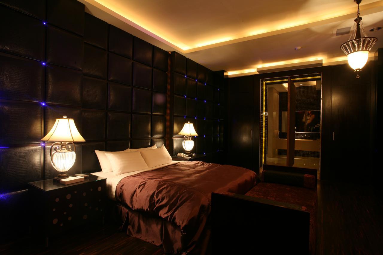 Chateau Boutique Motel Đài Trung Ngoại thất bức ảnh