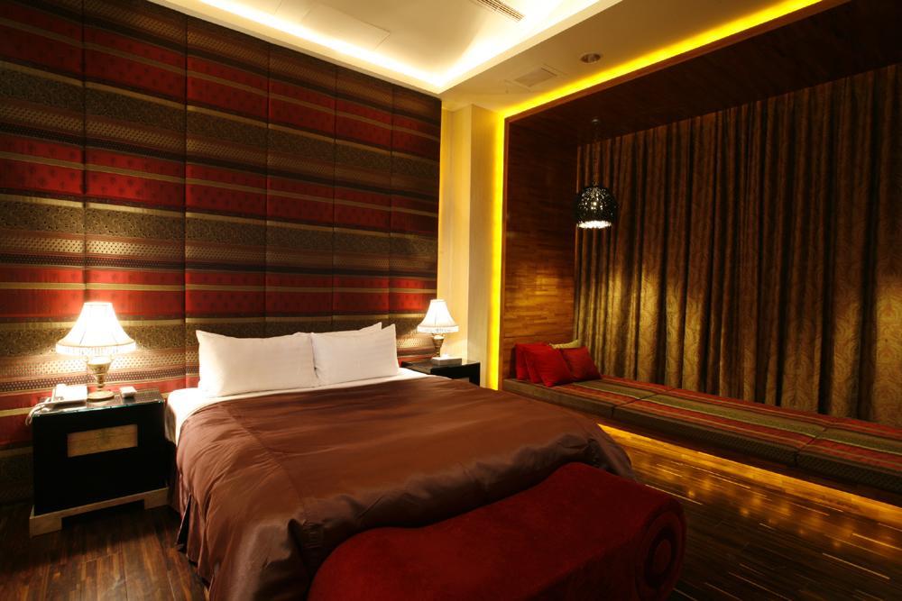 Chateau Boutique Motel Đài Trung Ngoại thất bức ảnh