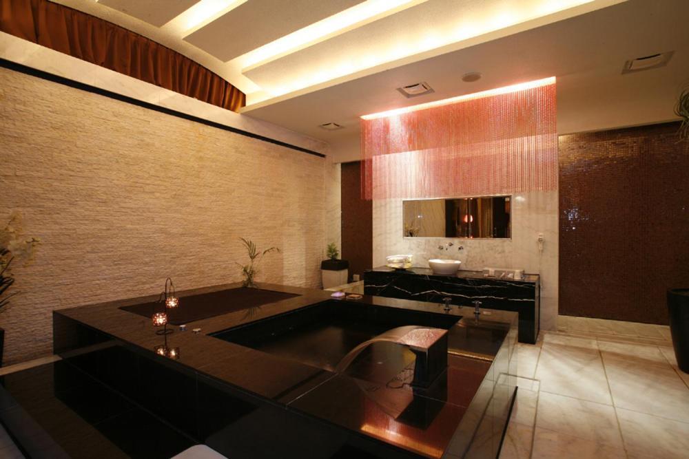 Chateau Boutique Motel Đài Trung Ngoại thất bức ảnh