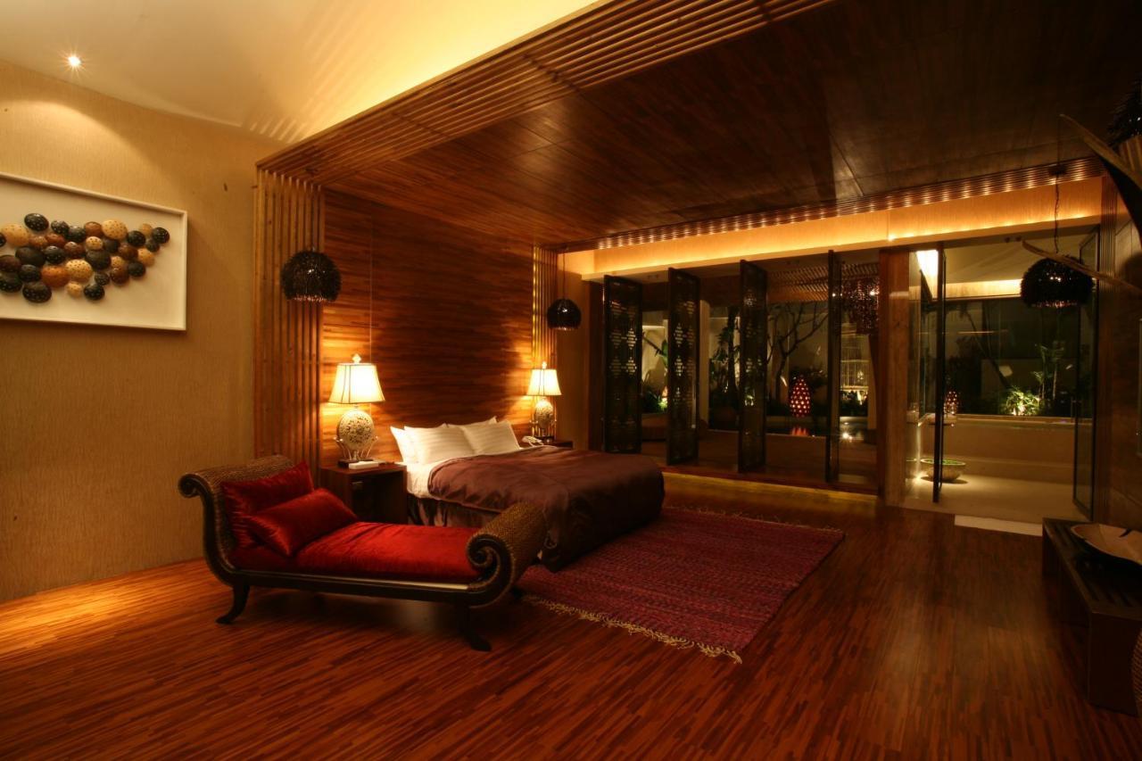 Chateau Boutique Motel Đài Trung Ngoại thất bức ảnh