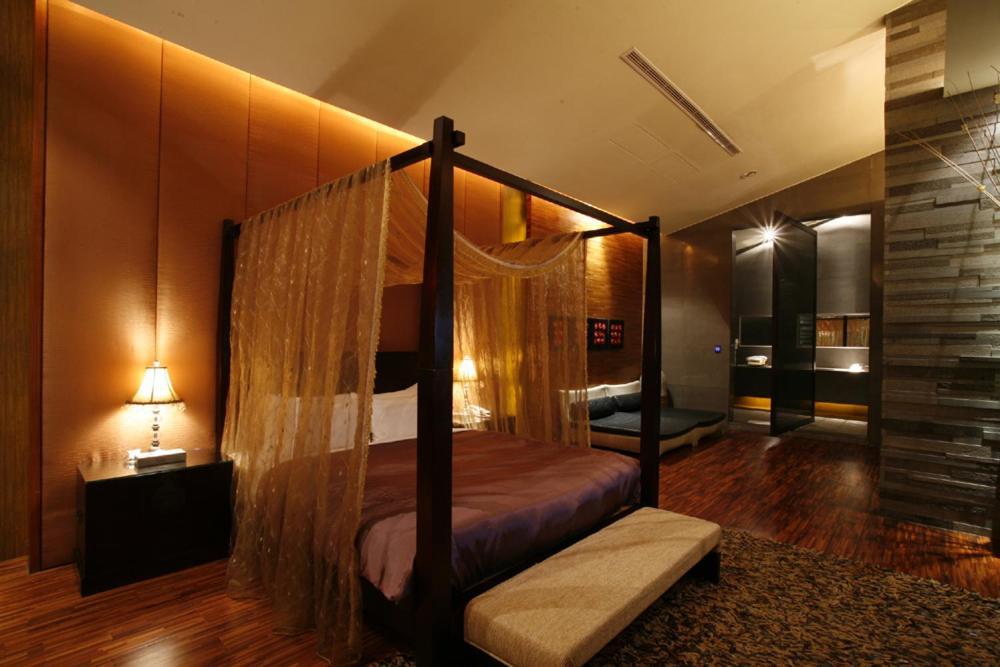 Chateau Boutique Motel Đài Trung Ngoại thất bức ảnh
