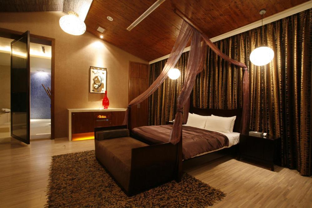 Chateau Boutique Motel Đài Trung Ngoại thất bức ảnh